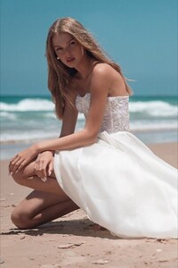Lily _ S_S 2021 Bridal Collection _ Ohad Krief Haute Couture _ Wedding Gown Details Inspiration (2).jpg