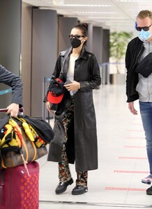        bel150421BZNimage123.jpg