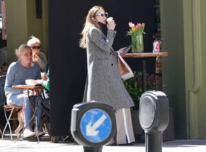       oli210421BZNimage111.jpg