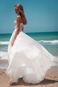 Lily _ S_S 2021 Bridal Collection _ Ohad Krief Haute Couture _ Wedding Gown Details Inspiration (1).jpg