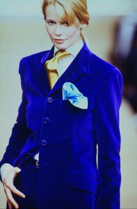 921895717_ralph-lauren-fw-1996(8).thumb.jpg.bbc336eaa7987f27ef0accf424cbbf98.jpg