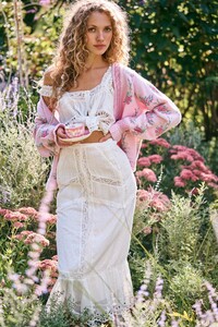 CAIUS-SKIRT-WHITE-7.thumb.jpeg.1336812d8ed0d45201ae45fe7dcf553b.jpeg