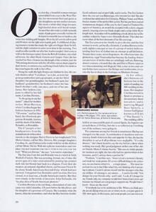 CH_Leibovitz_US_Vogue_August_2004_03.thumb.jpg.396a2a3e53d71793bd7055ac6fac6a59.jpg