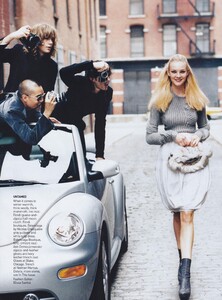 Elgort_US_Vogue_October_2004_02.thumb.jpg.b8473a250d6a6f6e79b4f6c5bdcf3571.jpg