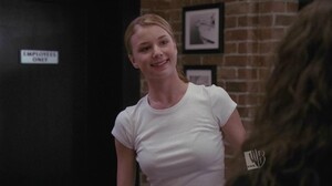 Emily_VanCamp_125.jpg