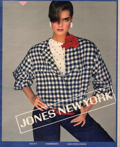 JonesAdTheNYTimesMagPart2FashionsOfTheTimesUS030385a.thumb.jpg.a8031b4988e93617c7db9e8a56916471.jpg