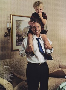 Leibovitz_US_Vogue_October_2004_01.thumb.jpg.f161591a6984a4a74b84e110132cbab1.jpg