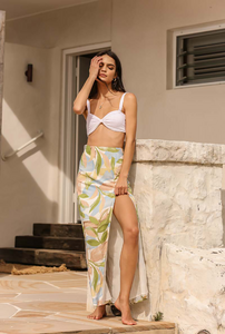 Leniflashes_GirlintheSun_Michelle-5706_1357ee7c-561b-4319-b977-68c7b47a454f.png