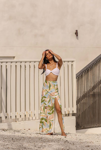 Leniflashes_GirlintheSun_Michelle-5721_6fe620d5-c991-4a91-8b32-d10f83f7b5a6.png