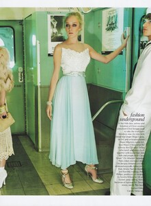 Madness_Testino_US_Vogue_February_2004_27.thumb.jpg.b73caa3d946306d00c86be194c9a707e.jpg