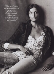 Meisel_US_Vogue_August_2004_03.thumb.jpg.2e861c4560eb63a934f4f85a28bff8d7.jpg