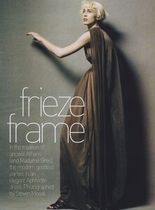 Meisel_US_Vogue_December_2004_02.thumb.jpg.ee472f95d076833189306f4d4b72d5b6.jpg