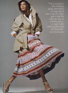 Meisel_US_Vogue_February_2004_03.thumb.jpg.e2e6a8124f9839908f7384d71a4cd917.jpg