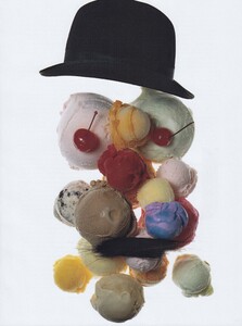 Penn_US_Vogue_August_2004_02.thumb.jpg.f06a10fd3806a1f49e44a50c9dcbd269.jpg
