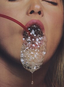 Penn_US_Vogue_January_2004_03.thumb.jpg.79d483a0ee4a81007acc45a044916a75.jpg