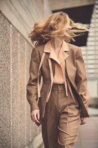 RC110119_HARPERS_SHOT_08_CHLOE_089.jpg