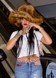 Rihanna-Sexy-The-Fappening-Blog-21.jpg