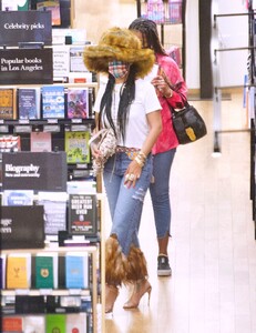 Rihanna-Sexy-The-Fappening-Blog-25.jpg