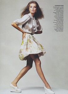 Shameless_McDean_US_Vogue_November_2004_05.thumb.jpg.189f50d21068a16aacea1810a5a65b3f.jpg