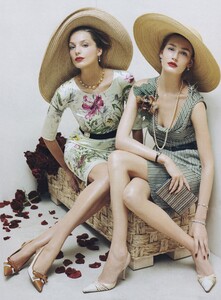 Summer_Meisel_US_Vogue_June_2004_18.thumb.jpg.4628ea1699adf70cfb679615ac2fa9c7.jpg