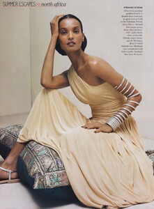 Summer_Meisel_US_Vogue_June_2004_31.thumb.jpg.67a02430f2b0dc33629df01ef9cd31a7.jpg