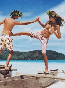 Ticket_Demarchelier_US_Vogue_December_2004_05.thumb.jpg.4f72090d55aea886e5a91ba1f79f2a9a.jpg
