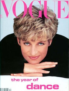 VogueCoverDec91_XL.thumb.jpg.2fd803022e999a550b9254f0306d8e40.jpg