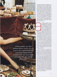 Walker_US_Vogue_August_2004_10.thumb.jpg.b1767c2c8ce88f77e53d9c0e958d5f3e.jpg