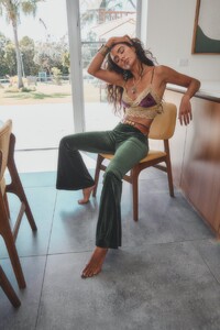 Zeppelin_bells_flares_velevt_olive_kultcha_1024x1024@2x.jpg