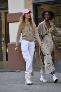 alina-baikova-and-ubah-hassan-out-in-new-york-04-20-2021-3.jpg