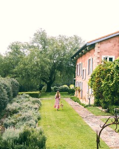 amberley-prairie-midi-dress-in-ruby-162165754_960988981371379_3450976301260455678_n.jpeg