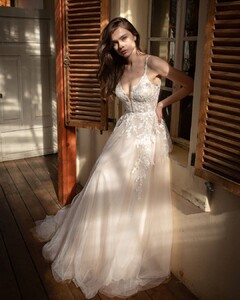 clair.bridal_178513387_210757803840868_7710124423816566449_n.jpg