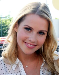 claire_holt_01.jpg