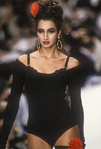 complice-ss-1992-2.thumb.jpg.ba91b9b83fa1683430d9db3f876f1623.jpg