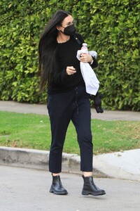 demi-moore-in-comfy-outfit-in-los-angeles-04-14-2021-0.jpg