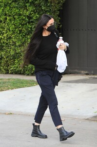 demi-moore-in-comfy-outfit-in-los-angeles-04-14-2021-3.jpg