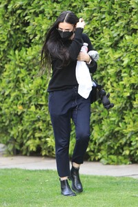 demi-moore-in-comfy-outfit-in-los-angeles-04-14-2021-8.jpg