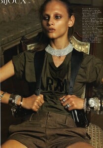 filevoguemars20100119_skalty.thumb.jpg.8a8d0df688a69902363dfb0bc3f9a8d1.jpg