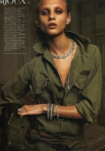 filevoguemars20100124_skalty.thumb.jpg.6b4ab2c7bc31bbb88db6f6d58d09a78e.jpg