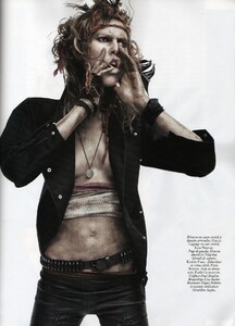 filevoguemars20100136_skalty.thumb.jpg.1183ebf60bf0c92a70bca46306afed7d.jpg