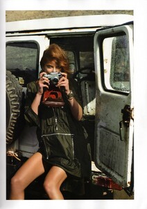 filevoguemars20100158_skalty.thumb.jpg.8cb77233289d1cacc3f55afad63f3f04.jpg
