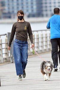 helena-christensen-out-with-her-dog-at-hudson-river-park-in-new-york-04-18-2021-2.jpg