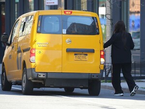 iman-waiting-for-a-cab-out-in-new-york-04-08-2021-0.jpg