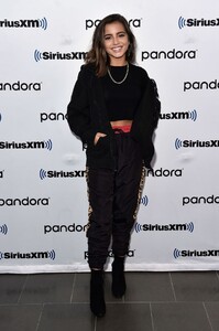 isabela-moner-at-siriusxm-radio-in-new-york-10-07-2019-6.thumb.png.ca7346190c9d83c98890db4dd20e8bd4.png