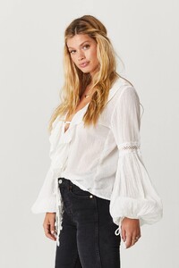 jens-pirate-booty-Lupe-Ruffle-Top-Jibarita-White-4-min.jpg