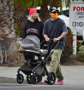 jessica-hart-out-with-family-in-los-angeles-04-22-2021-2.jpg