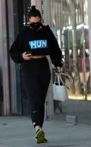 jessie-j-in-comfy-outfit-studio-city-03-31-2021-0.thumb.jpg.c21f38a092a88b65a48abc2a3ee3e7e5.jpg