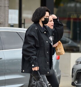 jessie-j-leaves-salon-benjamin-in-west-hollywood-04-22-2021-0.jpg