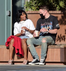 keke-palmer-at-blue-bottle-in-hollywood-02-21-2021-0.jpg