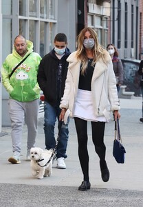kelly-bensimon-out-with-her-dog-in-new-york-04-03-2021-2.jpg